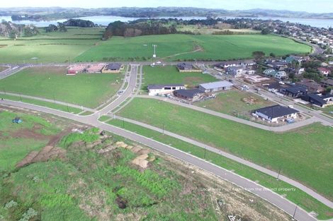 Photo of property in 36 Korowhiti Road, Clarks Beach, 2122