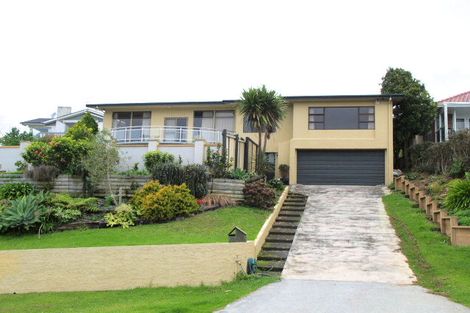 Photo of property in 25 Coates Road, Cockle Bay, Auckland, 2014