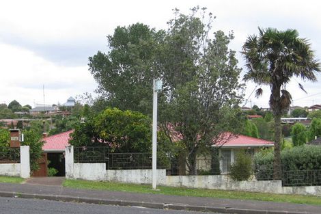 Photo of property in 97 Selwyn Crescent, Forrest Hill, Auckland, 0620