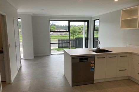 Photo of property in 23a O'meara Street, Swanson, Auckland, 0614