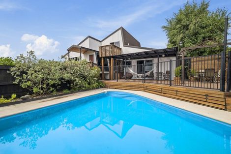 Photo of property in 1 Waitawa Place, Lynmore, Rotorua, 3010