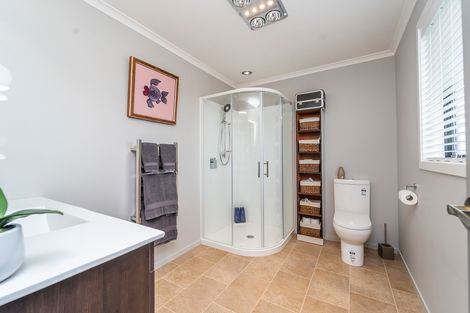 Photo of property in 7 Routhan Way, Carterton, 5713