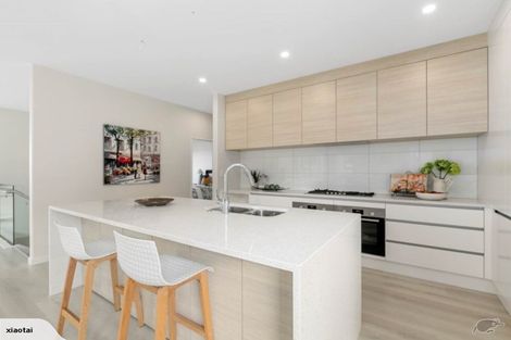 Photo of property in 98 Godfrey Drive, Orewa, 0931