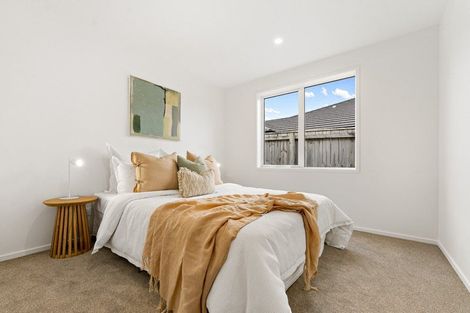 Photo of property in 21 Tahuna Minhinnick Drive, Glenbrook, 2681