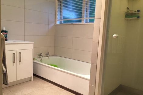 Photo of property in 38 Marlborough Avenue, Glenfield, Auckland, 0629