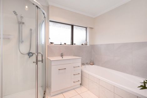 Photo of property in 8b Howell Place, Tauranga South, Tauranga, 3112