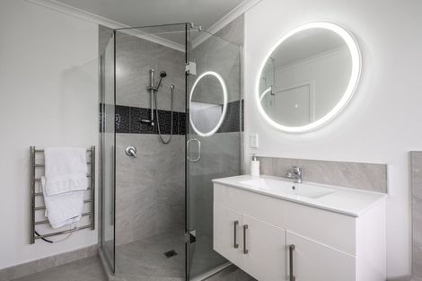 Photo of property in 24 Rose Leigh Drive, Cambridge, 3434