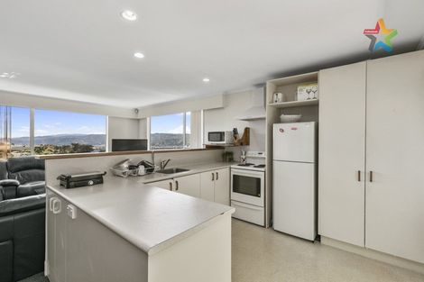 Photo of property in 89 Miromiro Road, Normandale, Lower Hutt, 5010