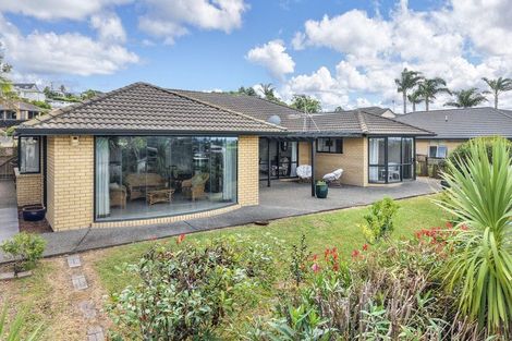Photo of property in 115 Grovenor Drive, Orewa, 0931