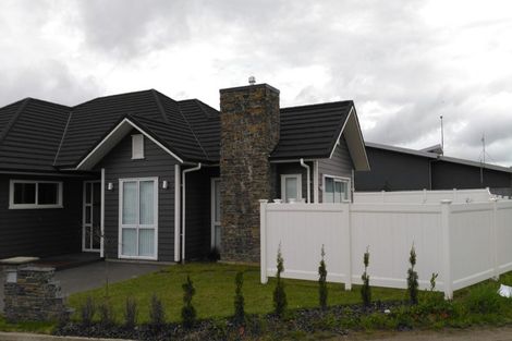 Photo of property in 15 Derwent Place, Flagstaff, Hamilton, 3210