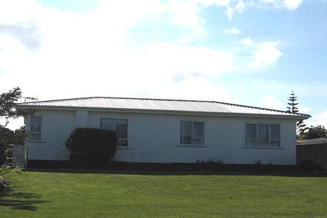 Photo of property in 32 Hood Street, Castlecliff, Whanganui, 4501