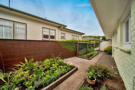Photo of property in 93b Tukapa Street, Westown, New Plymouth, 4310