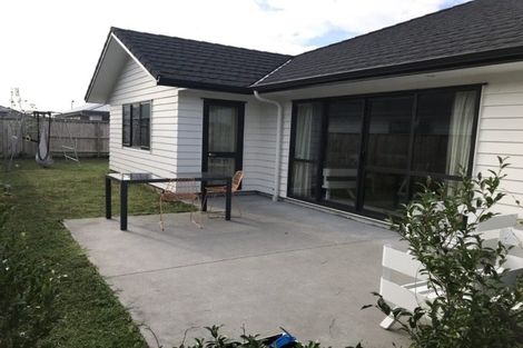 Photo of property in 3 Fred White Drive, Kumeu, 0810