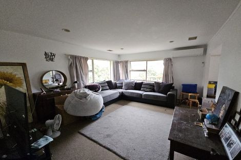 Photo of property in 13b Avonleigh Road, Green Bay, Auckland, 0604