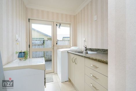 Photo of property in 3 Ron Place, Fitzherbert, Palmerston North, 4410