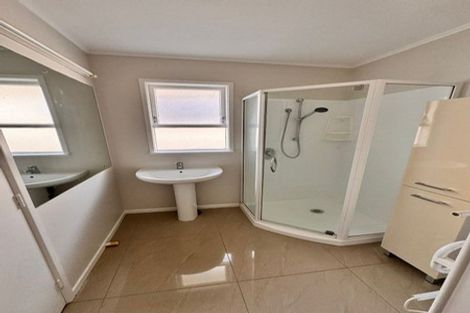 Photo of property in 18b Kirby Street, Glendene, Auckland, 0602