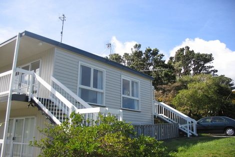 Photo of property in 15a Rakeiora Grove, Korokoro, Lower Hutt, 5012