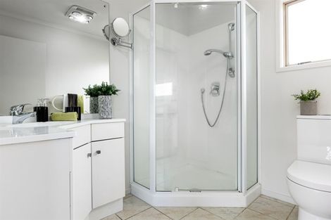 Photo of property in 2/13 Fratley Avenue, Farm Cove, Auckland, 2012