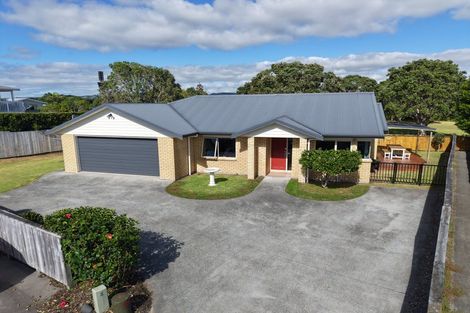 Photo of property in 6 Ishtar Place, One Tree Point, 0118