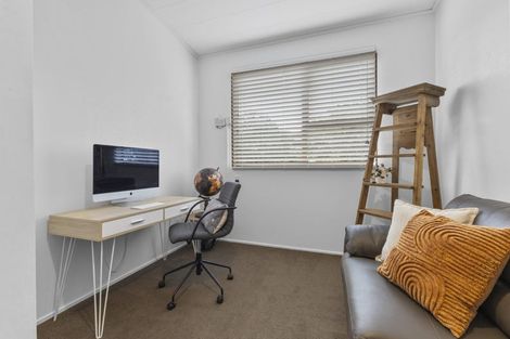 Photo of property in 3/2a Julian Place, Westown, New Plymouth, 4310