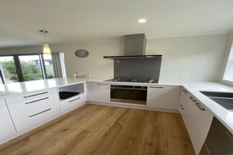 Photo of property in 9 Okataina Way, Aotea, Porirua, 5024