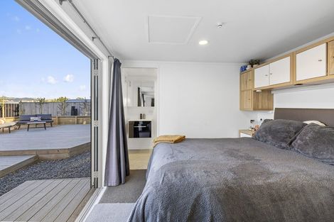 Photo of property in 3 Terrace Road, Titahi Bay, Porirua, 5022