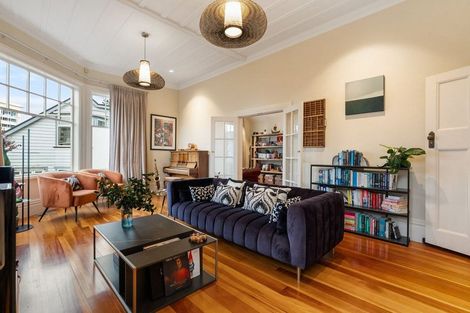 Photo of property in 57 Bolton Street, Kelburn, Wellington, 6012