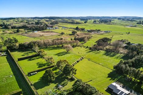 Photo of property in 46 Painua Road, Hokio Beach, Levin, 5571