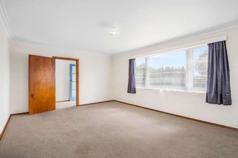 Photo of property in 15 Mako Mako Road, Levin, 5510