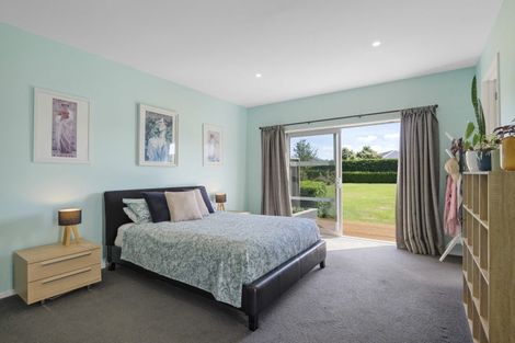 Photo of property in 14 Whitcombe Place, Darfield, 7571