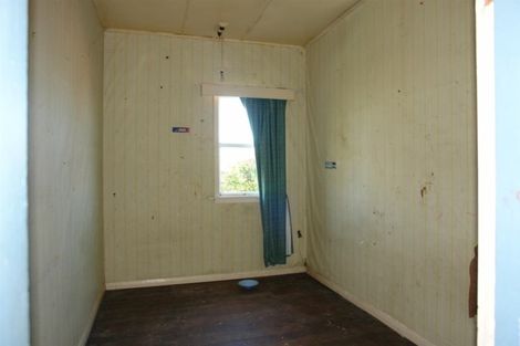 Photo of property in 17 Gloag Street, Waverley, 4510