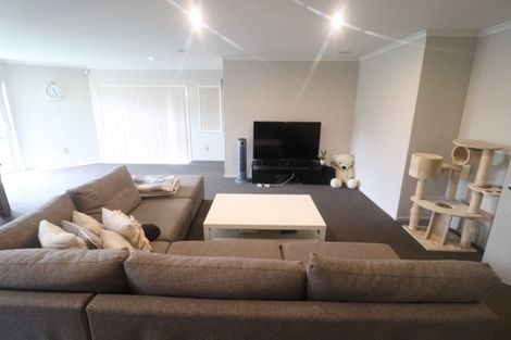 Photo of property in 15 Bonny Crescent, Massey, Auckland, 0614