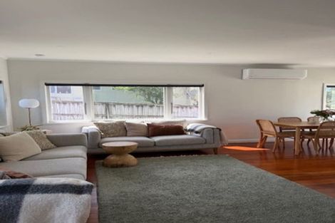 Photo of property in 1/63 Pupuke Road, Birkenhead, Auckland, 0627