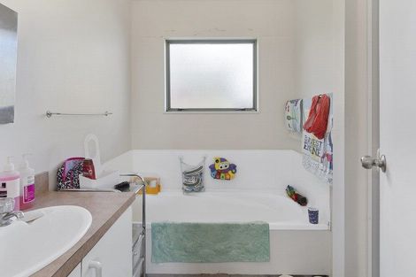 Photo of property in 49a Meander Drive, Welcome Bay, Tauranga, 3112