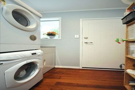 Photo of property in 13 Clensmore Place, Torbay, Auckland, 0630