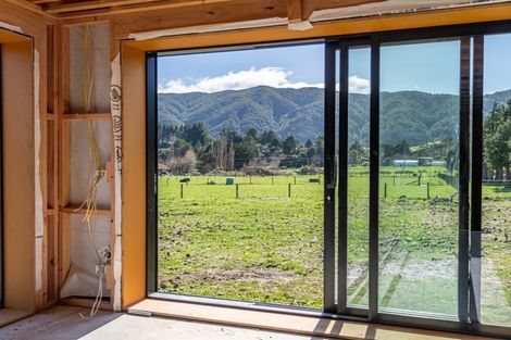 Photo of property in 8 Turksma Lane, Kaitoke, 5018