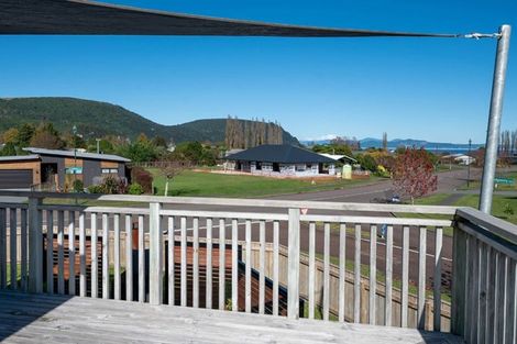 Photo of property in 136 Lisland Drive, Kinloch, Taupo, 3377