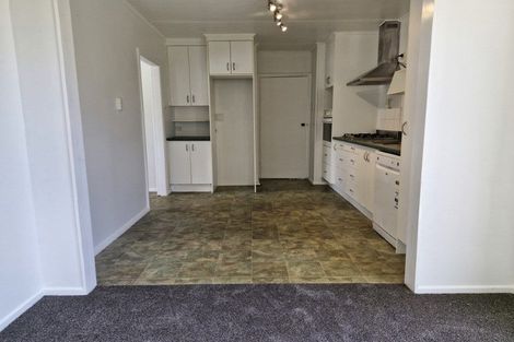 Photo of property in 2/117 Frankley Road, Frankleigh Park, New Plymouth, 4310