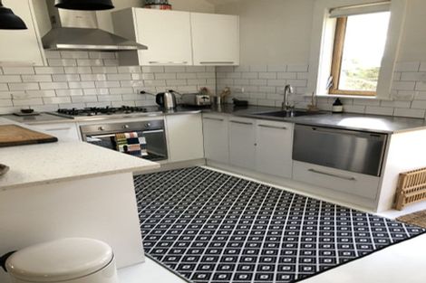 Photo of property in 17 Tanera Crescent, Brooklyn, Wellington, 6021