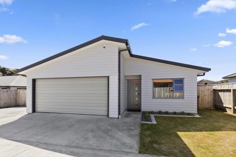 Photo of property in 10 Poppy Watts Grove, Stokes Valley, Lower Hutt, 5019