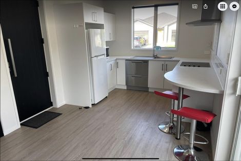 Photo of property in 61 Te Kio Crescent, Papamoa Beach, Papamoa, 3118