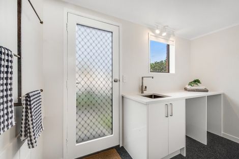 Photo of property in 2/29 Rapallo Place, Farm Cove, Auckland, 2012