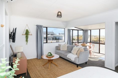 Photo of property in 21 Ocean Beach Street, Foxton Beach, Foxton, 4815