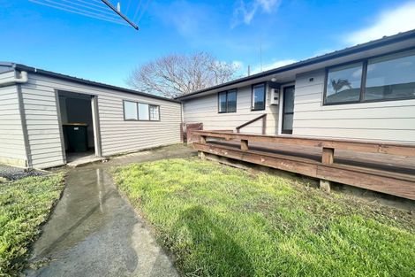 Photo of property in 1 Edgware Road, West Harbour, Auckland, 0618