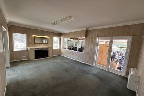 Photo of property in 9 Savoy Road, Glen Eden, Auckland, 0602