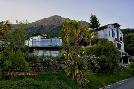Photo of property in 1-3/1 Matakauri Place, Fernhill, Queenstown, 9300