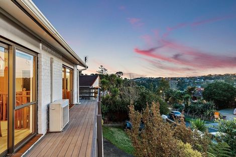 Photo of property in 42 Holyoake Place, Chatswood, Auckland, 0626