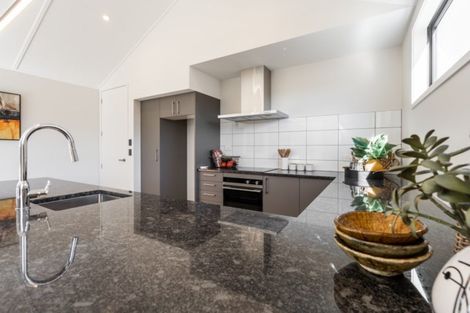 Photo of property in 40 Mount Creighton Crescent, Wanaka, 9305