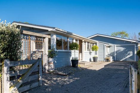 Photo of property in 15 Pipi Street, Te Awanga, 4102