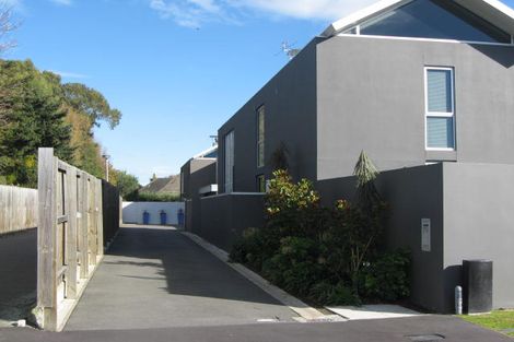 Photo of property in 35 Thornycroft Street, Fendalton, Christchurch, 8052